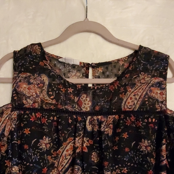 *sold* EUC "Cold-Shoulder" print blouse! - Picture 3 of 5